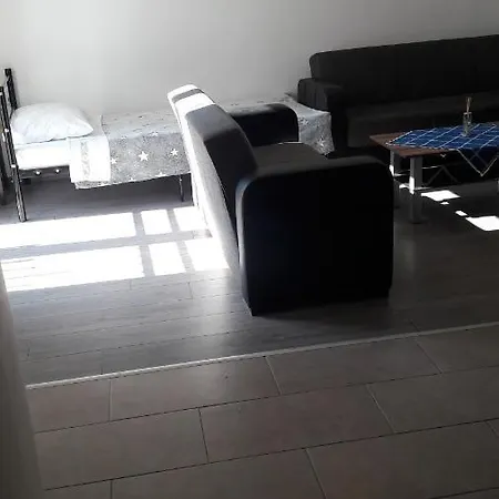Apartmani Maric Selce Exterior photo